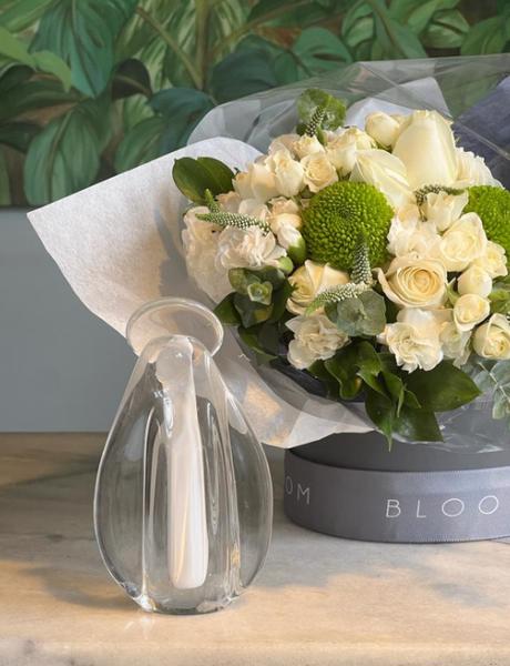 CAIXA COM BOUQUET E SANTA EM MURANO 