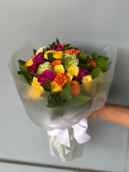  BOUQUET DE MÃO COM MIX DE FLORES
